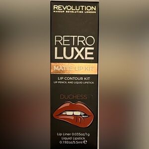 Makeup Revolution “Duchess” lip kit